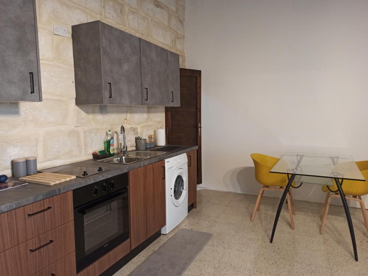 Beautiful Studio Apartment In Qormi Malta Luaran gambar